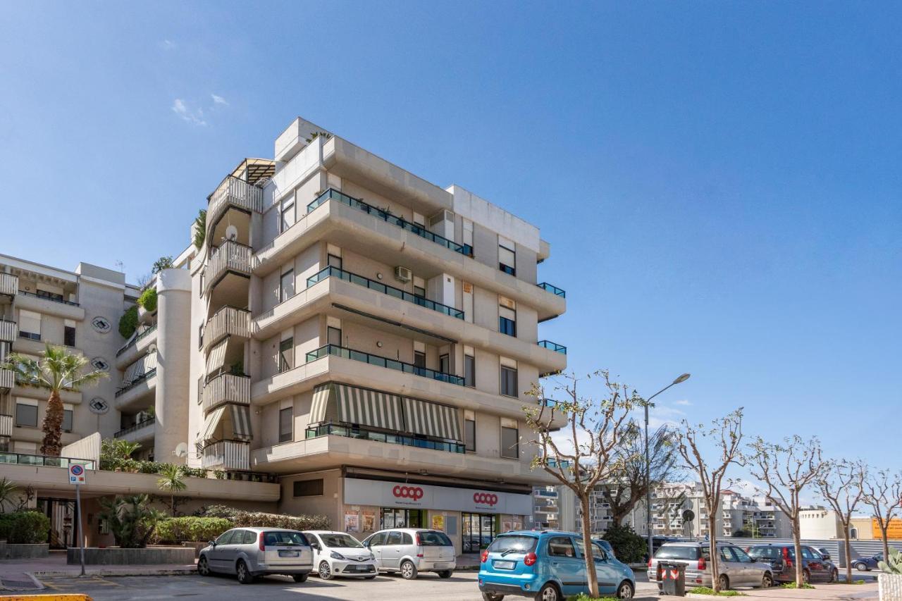 Grazia Attic Apartment With Terrace Trani Exterior photo